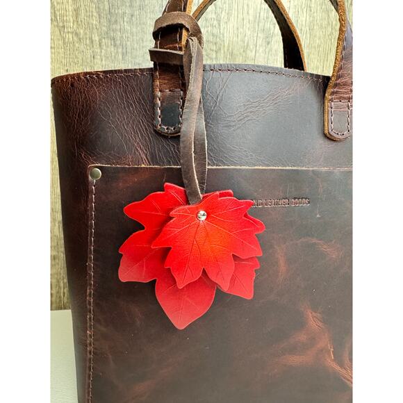 Leather Purse Charm Maple Leaf Bag Charm Genuine Leather Purse Keychain NEW - Picture 2 of 5